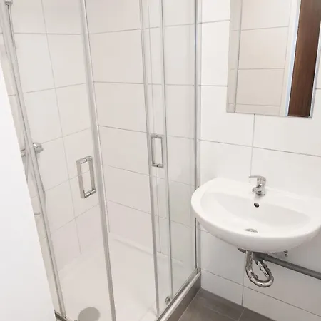Appartement 5 Bett Monteurwohnung In Hauptstrasse *